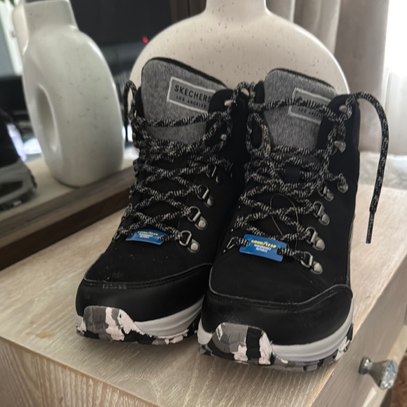 Black Hiking Boots - Picture 2 of 4